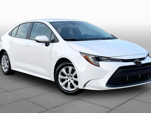 Used 2024 Toyota Corolla LE FWD image 3
