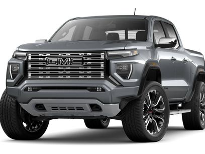 New 2026 GMC Canyon Denali w/ LPO, Black Badging Package