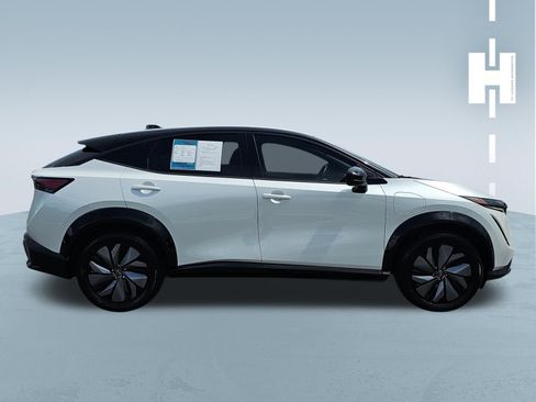 Used 2024 Nissan Ariya AWD image 3