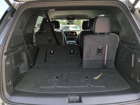 Used 2025 Chevrolet Traverse LT w/ Driver Confidence Package FWD image 13