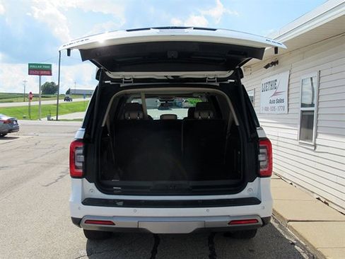 Used 2022 Ford Expedition Max Limited image 9