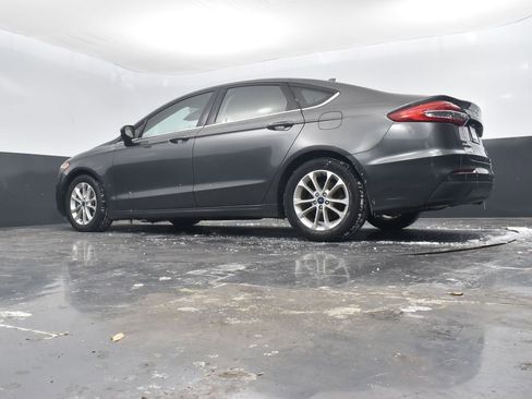 Used 2020 Ford Fusion SE image 47