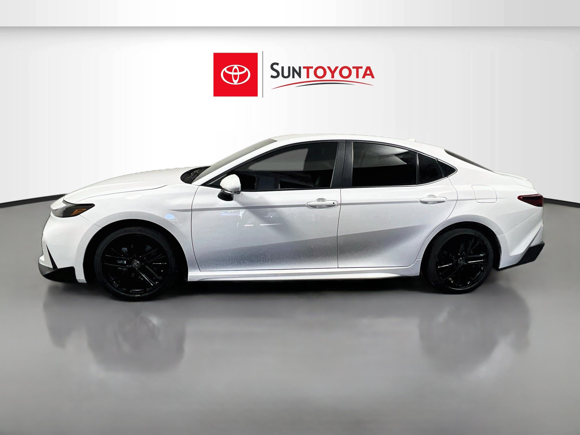 Used 2025 Toyota Camry SE w/ Convenience Package FWD image 29