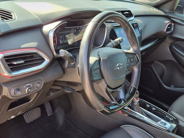 Used 2021 Chevrolet TrailBlazer RS w/ Sun and Liftgate Package FWD image 9