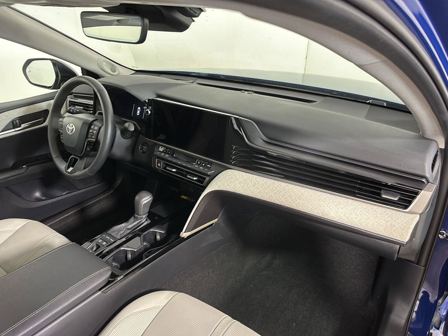 Used 2026 Toyota Camry XLE w/ Premium Plus Package FWD image 23