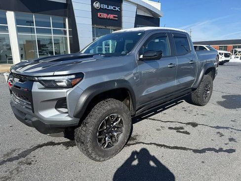Used 2025 Chevrolet Colorado ZR2 w/ Technology Package image 7