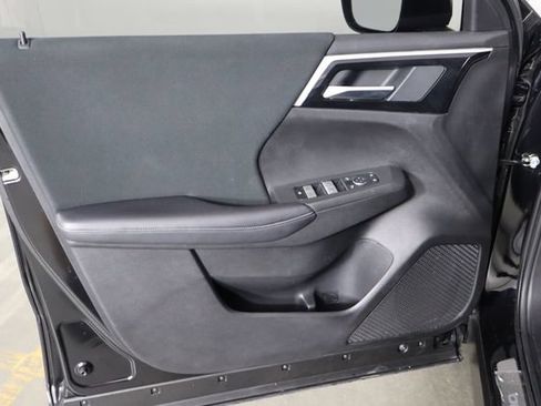 Used 2024 Mitsubishi Outlander ES FWD image 19