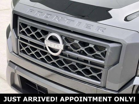 Used 2022 Nissan Frontier S w/ Technology Package image 28