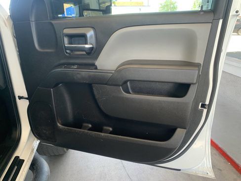 Used 2018 Chevrolet Silverado 1500 Custom w/ Custom Value Package image 11