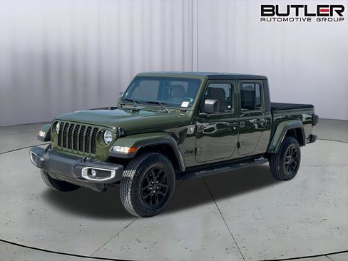 Used 2021 Jeep Gladiator Sport AWD/4WD image 1