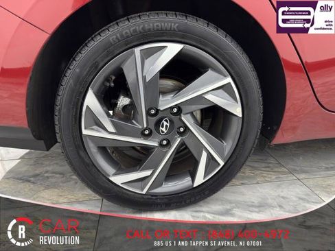 Used 2024 Hyundai Elantra Limited image 11