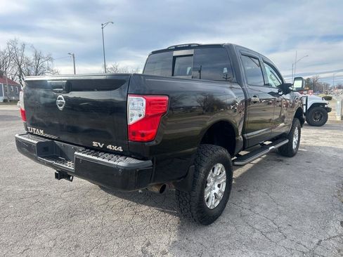 Used 2017 Nissan Titan SV image 6
