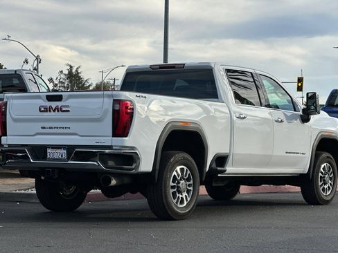 Used 2024 GMC Sierra 2500 SLT w/ Max Trailering Package image 4