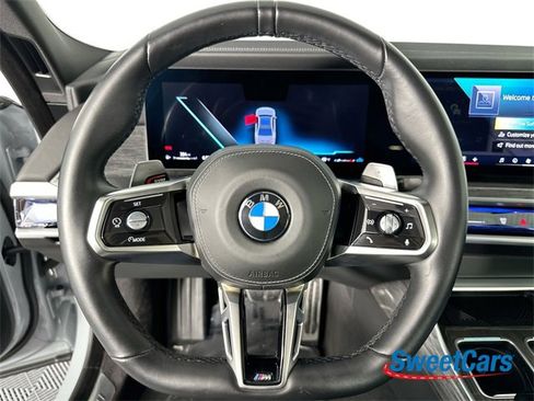 Used 2025 BMW 740i xDrive image 17