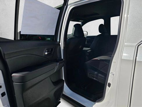 New 2026 Honda Ridgeline Black Edition image 11