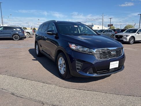 Used 2020 Kia Sorento LX w/ LX I4 Convenience Package AWD/4WD image 3