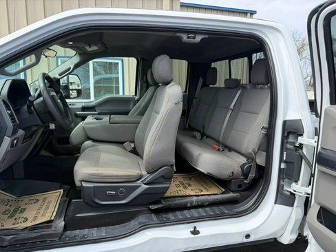 Used 2019 Ford F350 XLT w/ XLT Premium Package image 15