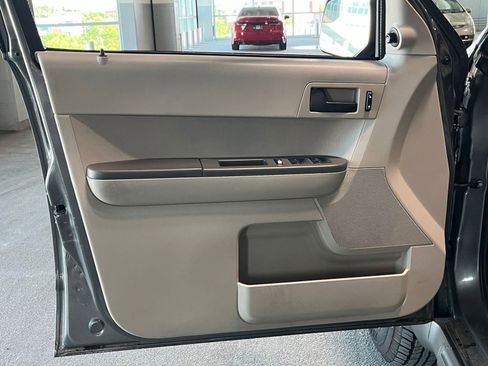 Used 2011 Ford Escape XLS w/ 101A Rapid Spec Order Code FWD image 13