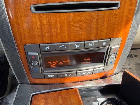 Used 2006 Cadillac XLR RWD image 21