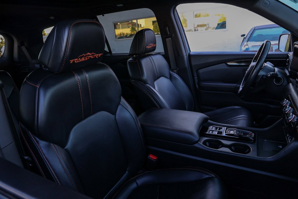 Used 2025 Honda Pilot TrailSport image 22