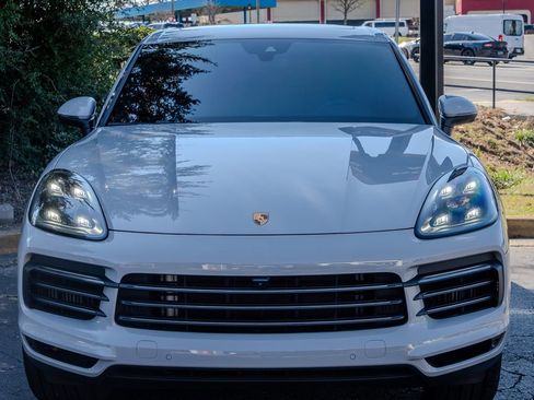 Used 2022 Porsche Cayenne Platinum Edition image 2