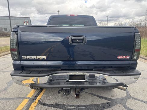 Used 2005 GMC Sierra 2500 SLT w/ Heavy-Duty Power Package image 6