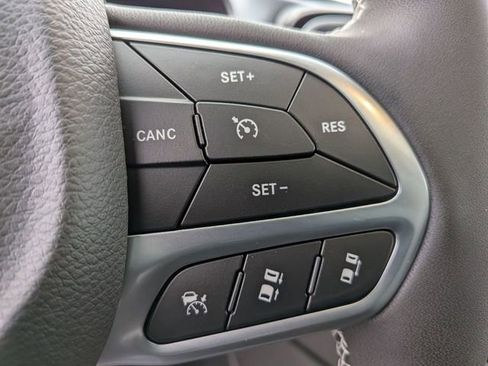 New 2026 Chrysler Pacifica Limited w/ Uconnect Theater Family Group image 20