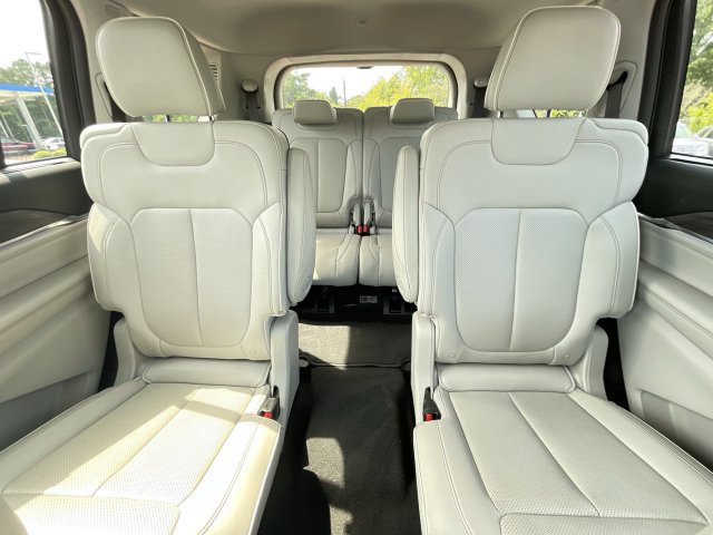 Used 2021 Jeep Grand Cherokee L Overland w/ Luxury Tech Group IV AWD/4WD image 16