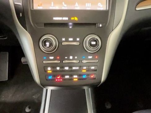 Used 2019 Lincoln MKC Reserve w/ MKC Climate Package AWD/4WD image 28