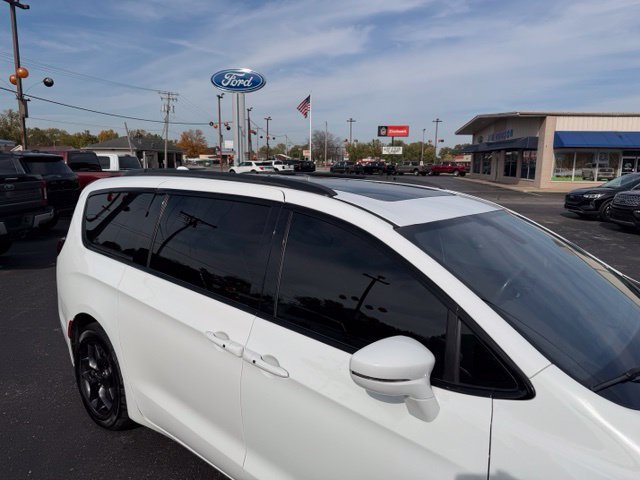 Used 2020 Chrysler Pacifica Limited FWD image 7