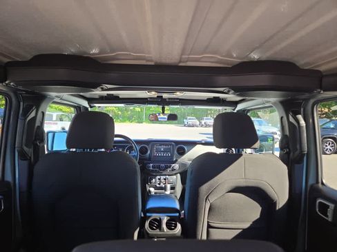 Used 2023 Jeep Wrangler Unlimited w/ Cold Weather Group AWD/4WD image 36