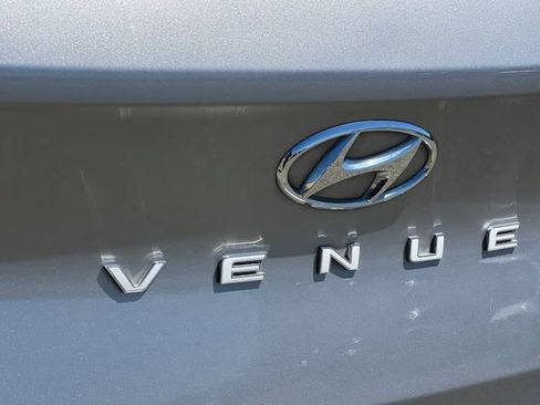 Used 2024 Hyundai Venue SEL FWD image 31