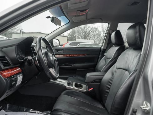 Used 2011 Subaru Outback 2.5i Limited w/ Popular Equipment Group 2A image 7