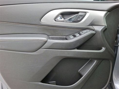 Used 2018 Chevrolet Traverse LS w/ LPO, Black Accent Package image 16