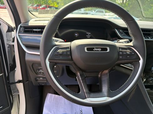 Certified 2022 Jeep Grand Cherokee Limited 4xe AWD/4WD image 17