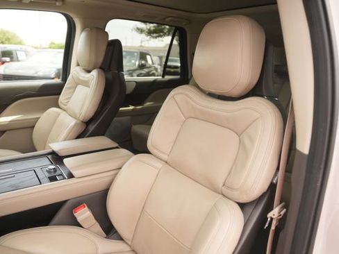 Used 2023 Lincoln Navigator L Reserve AWD/4WD image 9