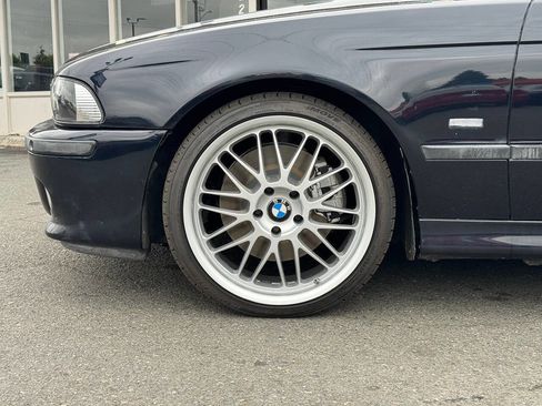 Used 2003 BMW M5 RWD image 2