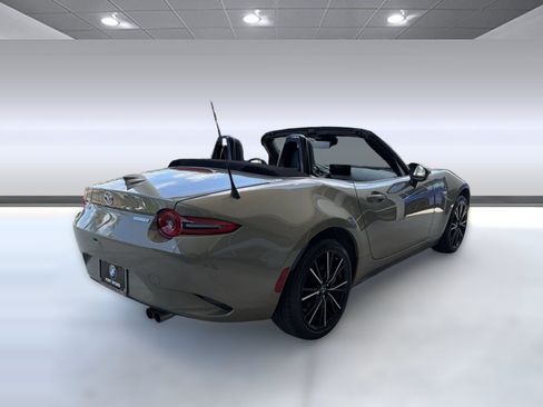 Used 2024 MAZDA MX-5 Miata Grand Touring w/ Weather Package RWD image 9