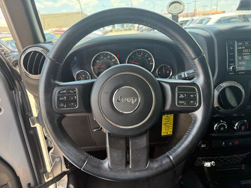 Used 2017 Jeep Wrangler Unlimited Sport w/ Connectivity Group AWD/4WD image 15