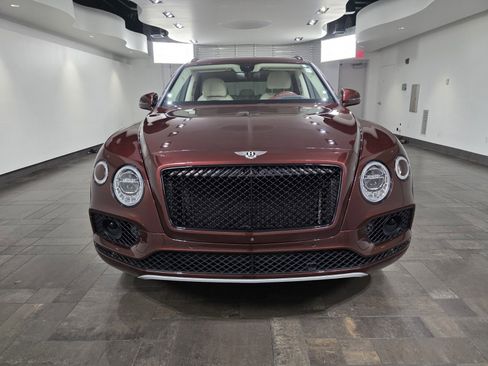 Used 2019 Bentley Bentayga AWD/4WD image 2