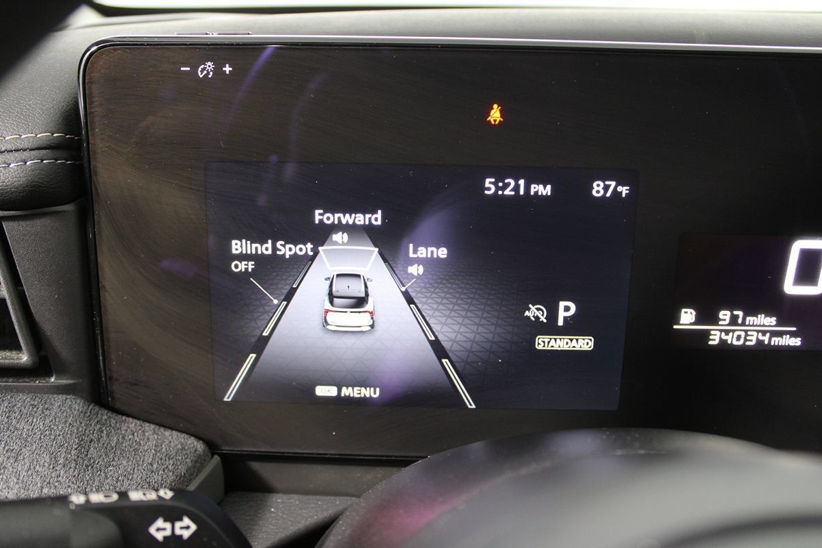 Used 2025 Nissan Kicks SV FWD image 17