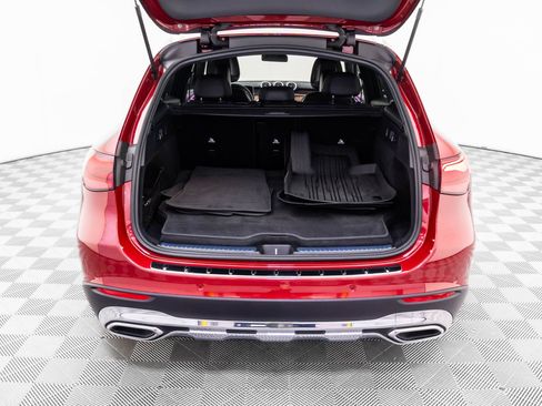 Used 2025 Mercedes-Benz GLC 350e 4MATIC image 30