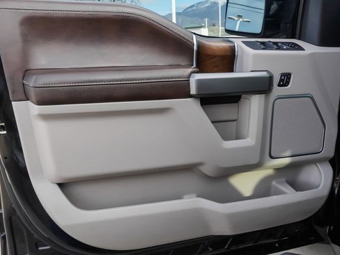 Used 2019 Ford F150 Limited image 21