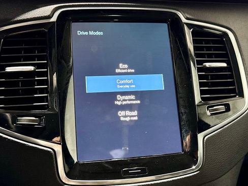 Used 2022 Volvo XC90 T6 Momentum w/ Advanced Package image 23