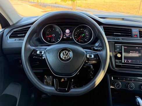 Used 2018 Volkswagen Tiguan S w/ 3rd Row Seat Package AWD/4WD image 26