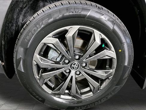 Used 2022 Toyota RAV4 XLE Premium image 32