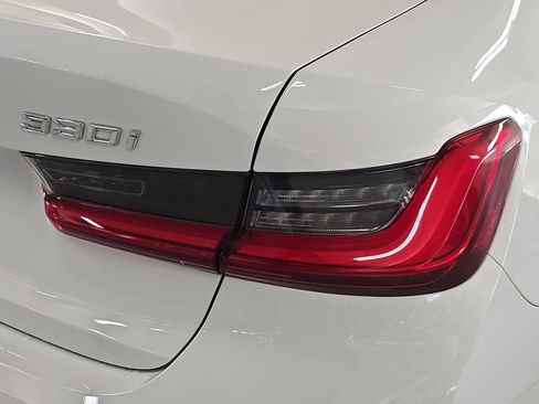 Used 2020 BMW 330i Sedan w/ Convenience Package image 32