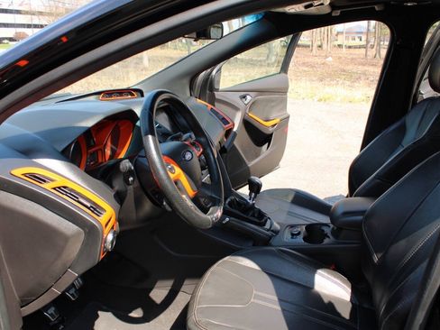 Used 2014 Ford Focus ST w/ Equipment Group 202A FWD image 19
