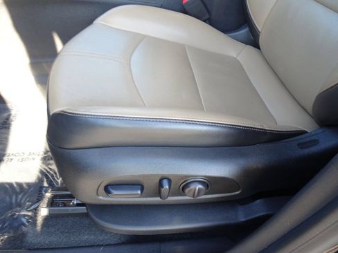 Used 2024 Chevrolet Equinox Premier FWD image 9