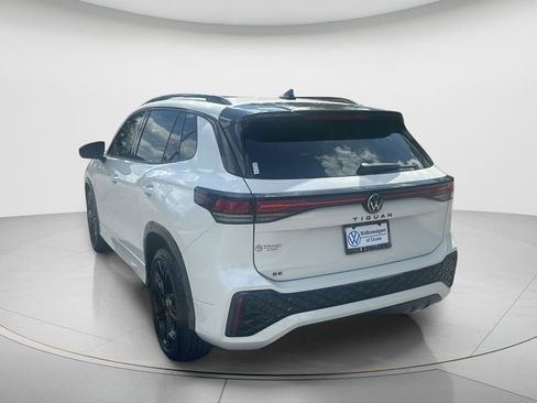 New 2026 Volkswagen Tiguan SE R-Line image 6